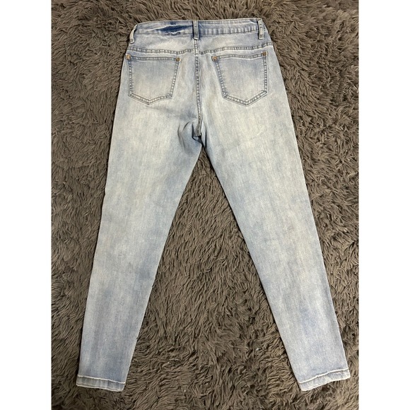 Cristina Women's‎ Floral Embroidered Light Wash Denim Jeans Size 4 - Picture 6 of 6